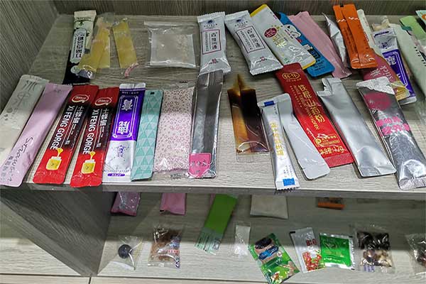 全自动小型向日葵视频色版下载能够满足颗粒、条块、片状、球状、粉料、液体、膏体产品的自动定量包装